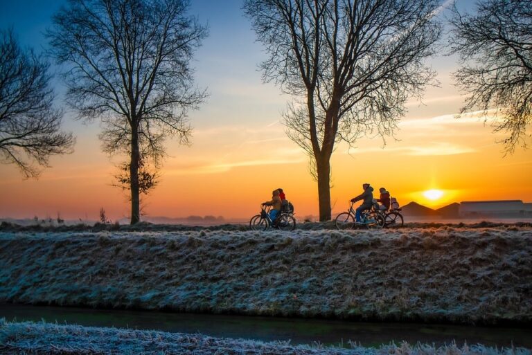 10 Pantai Terindah di Indonesia yang Wajib Dikunjungi